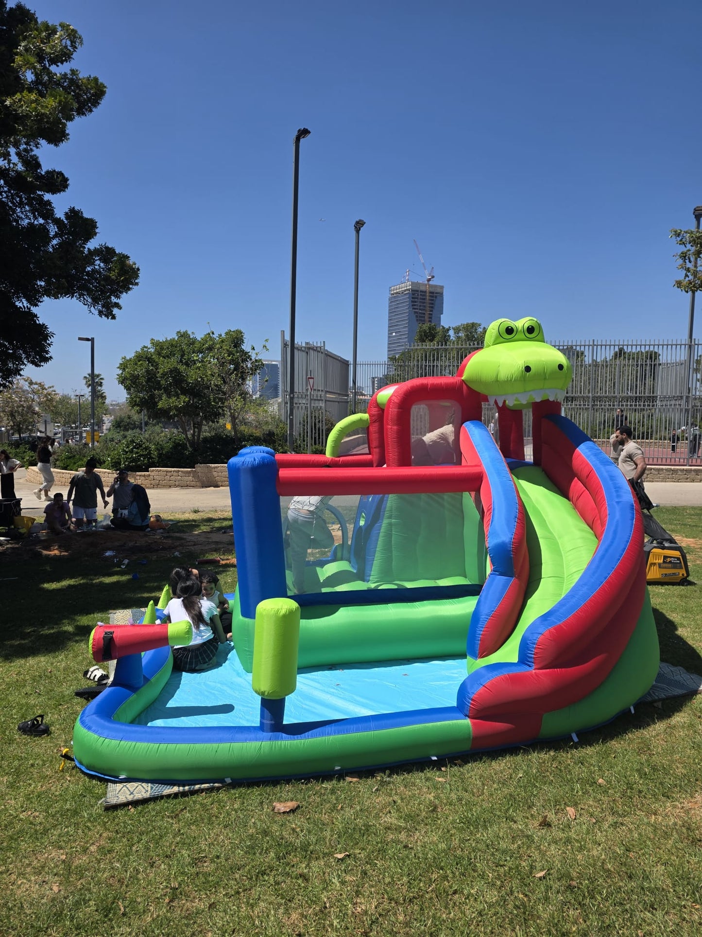 פארק מים דינו  3.18*3.82